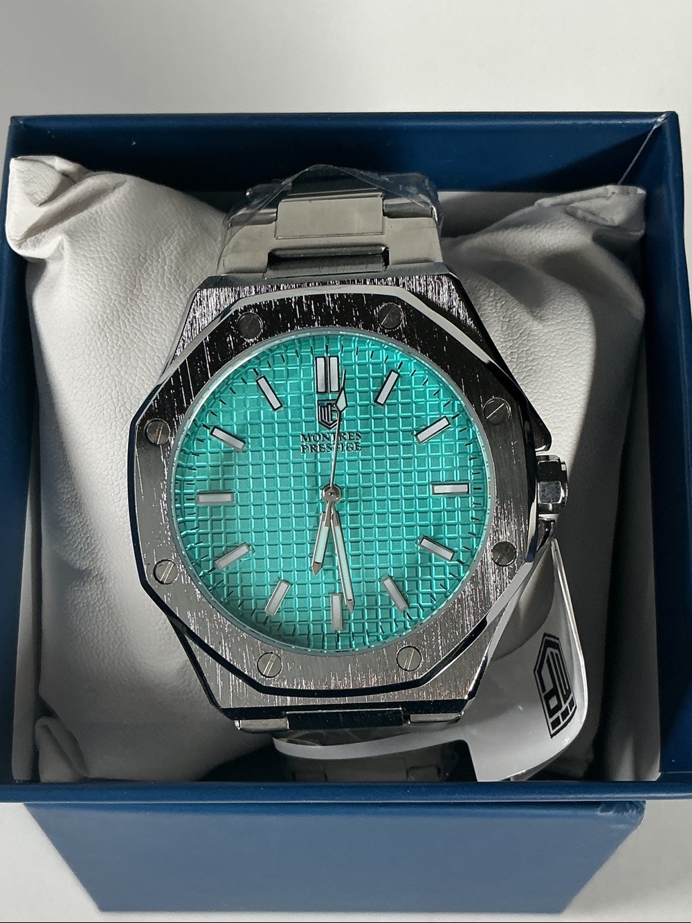 Men’s silver watch with teal dial🩵-0395